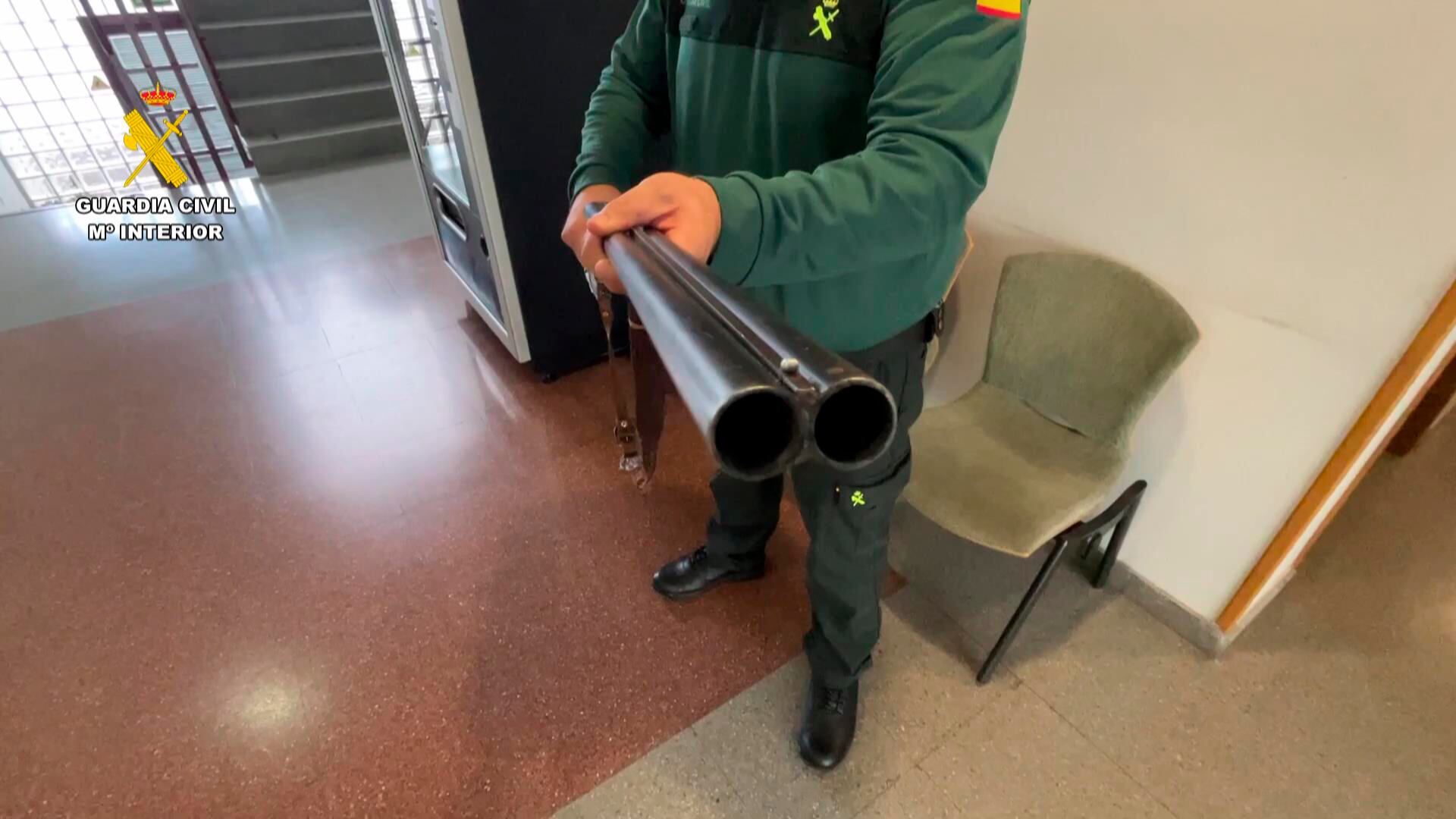 El Seprona sorprende a un ganadero al acecho de lobos en Mansilla de la Sierra