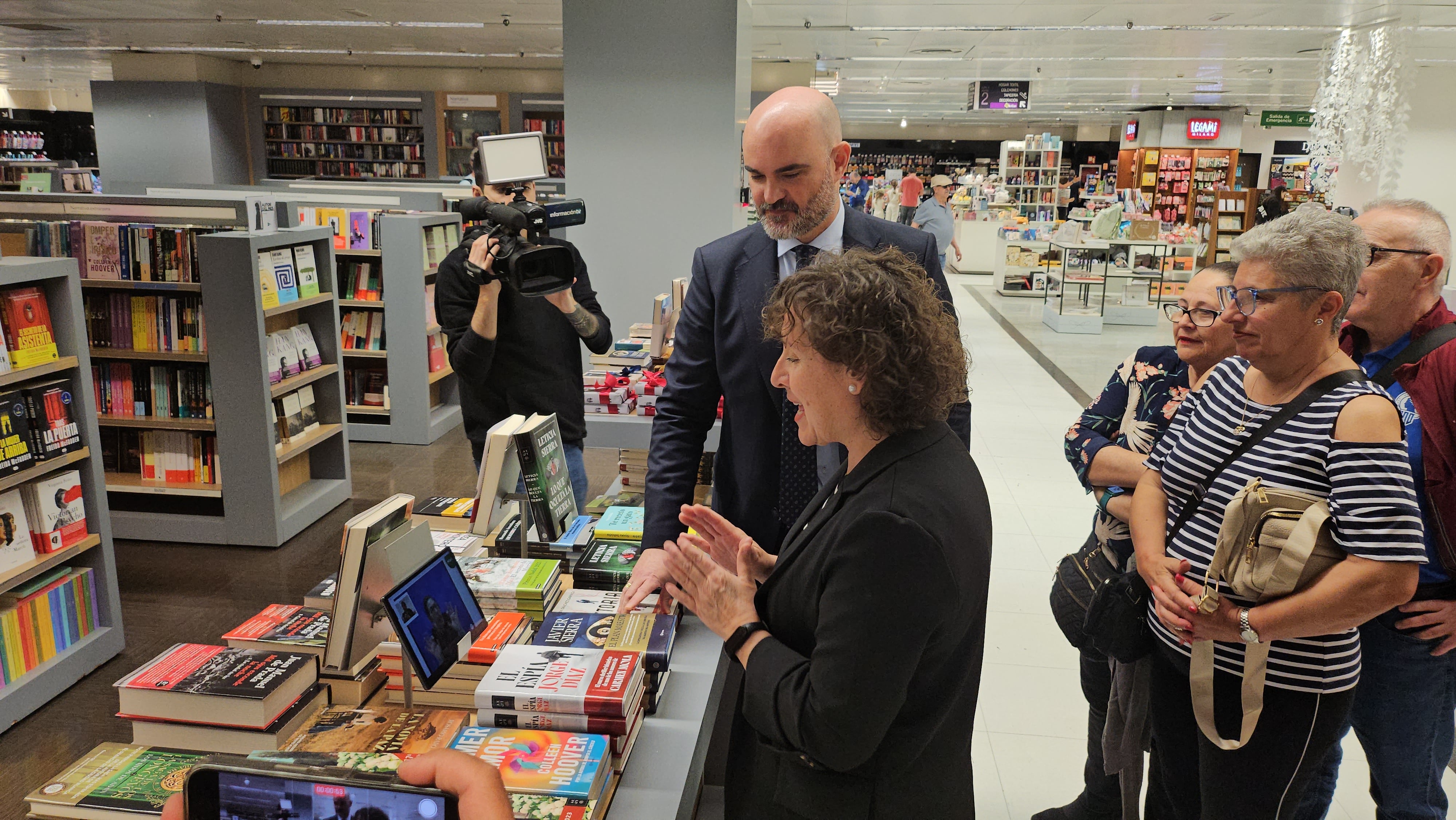 El servicio SVIsual facilita a los clientes sordos comunicarse a través de una plataforma a través de vídeo con intérpretes de lengua de signos