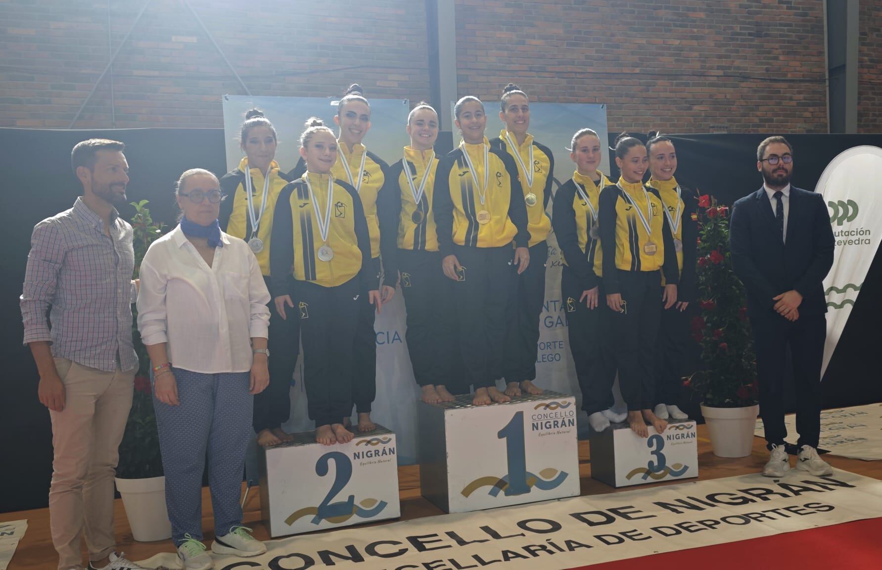 Podio Senior Tríos completo para el Burgas.