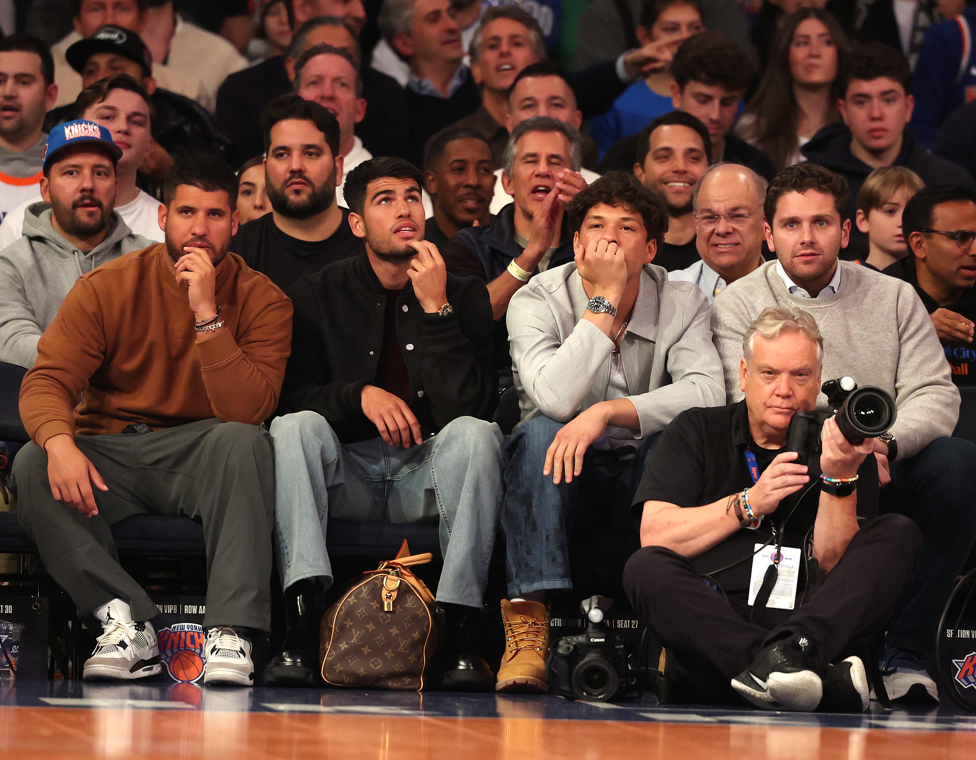 Carlos Alcaraz y Ben Shelton presencian un partido de la NBA en Nueva York