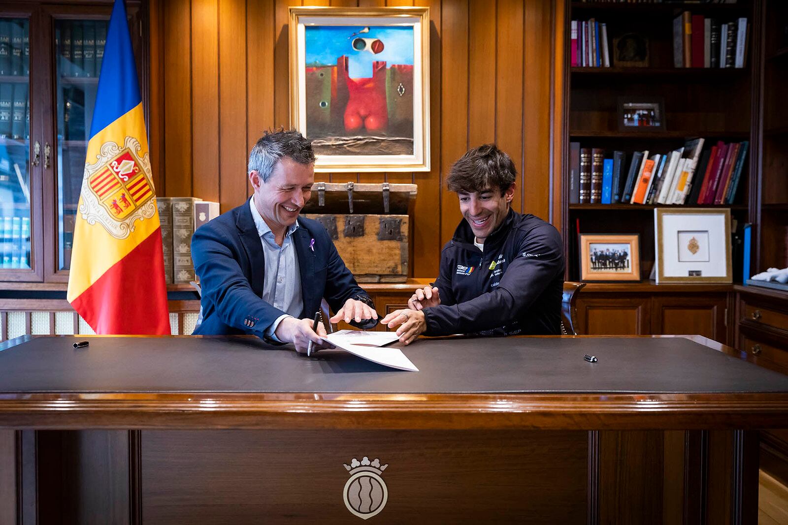 David Astrié i Joan Verdú durant la firma del conveni.