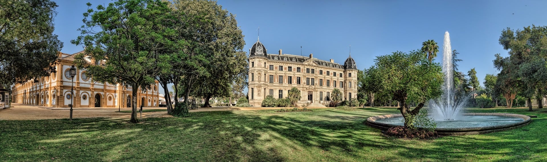 Panorámica Real Escuela Andaluza del Arte Ecuestre