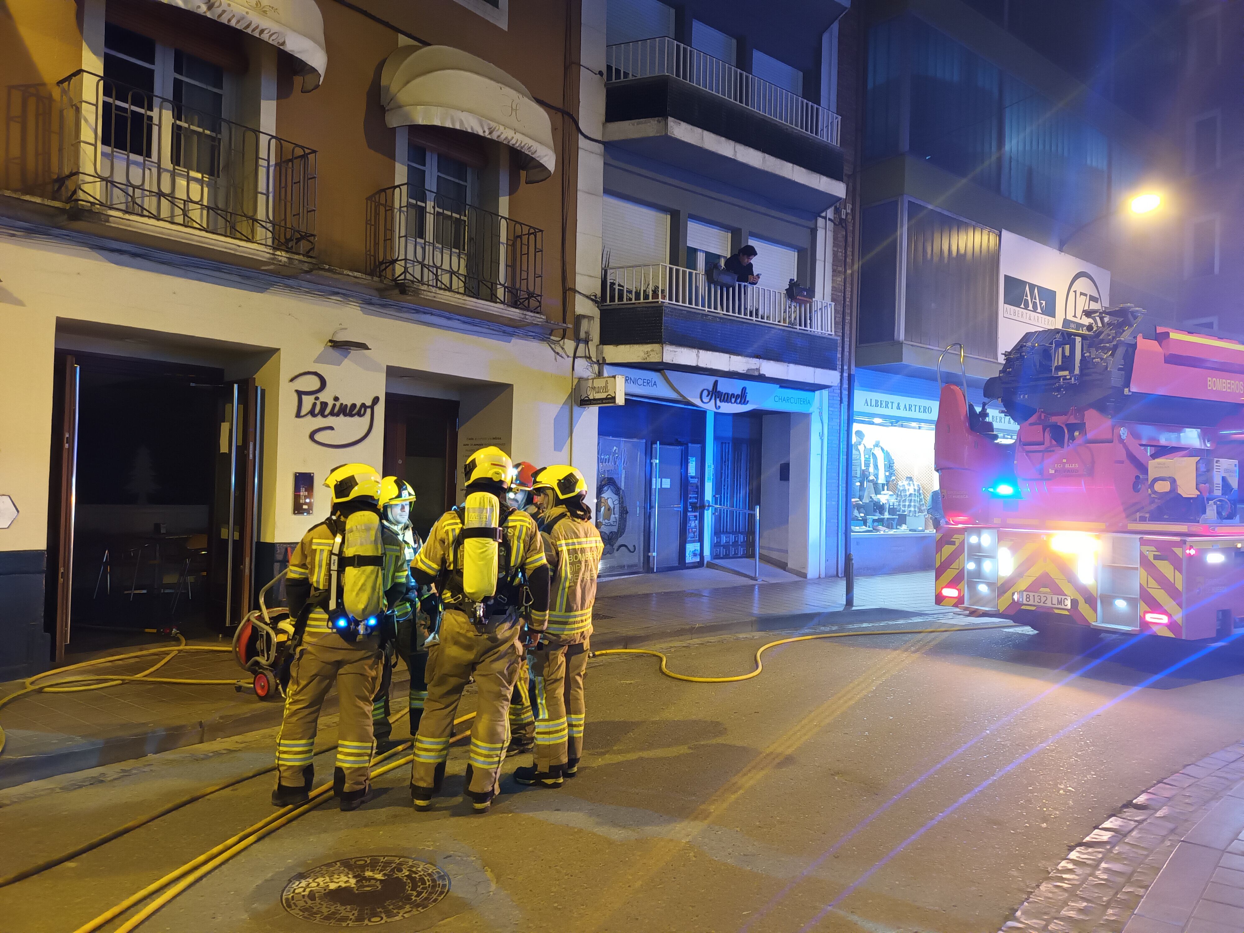 Dos dotaciones de bomberos han participado en la extinción del fuego