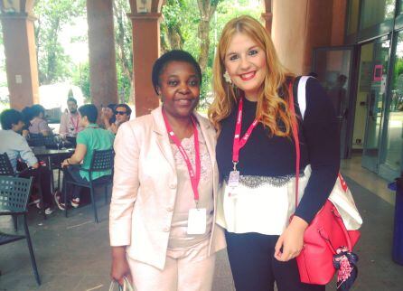 Laura de la Torre con la eurodiputada Cécile Kyenge de Italia