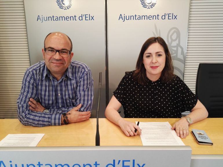 Los concejales, Felip Sánchez y Esther Díez, han dado cuenta de las fechas para pedir el Bus Lliure