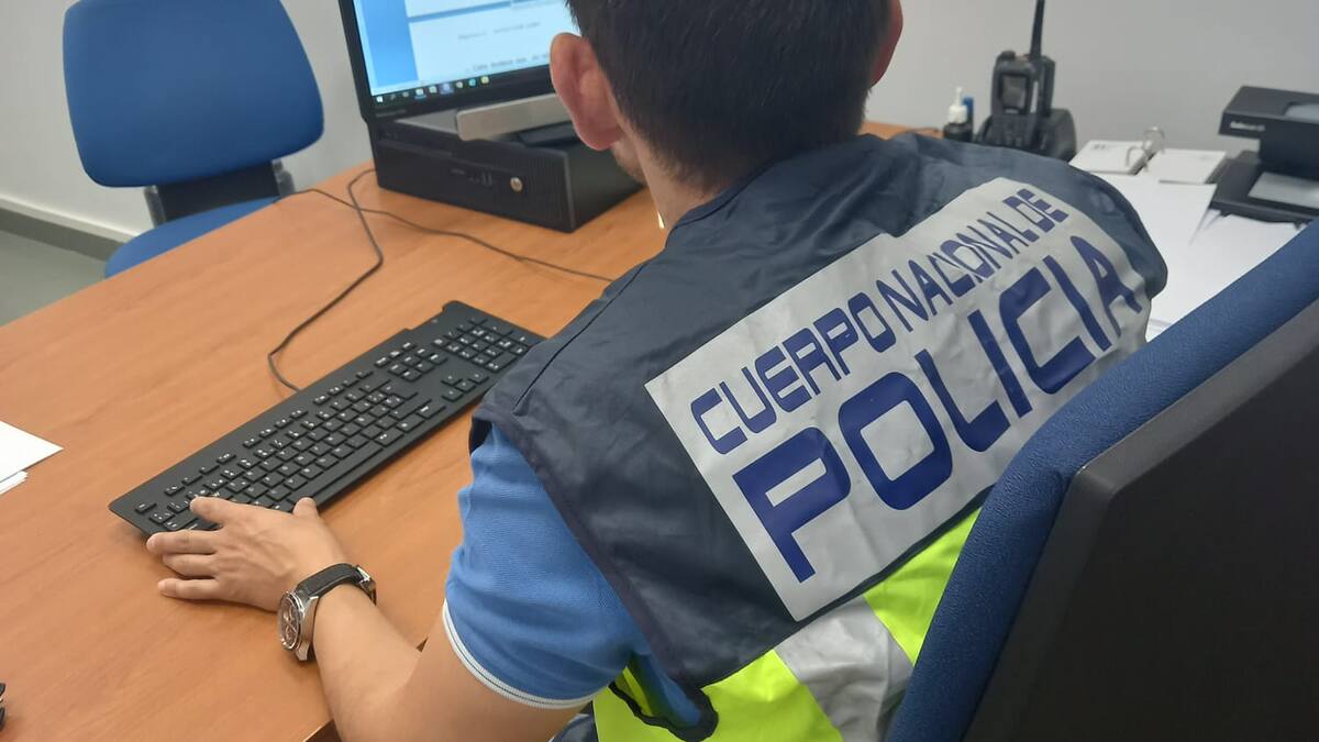 S'embutxaca 45 mil euros estafant a immigrants sense papers