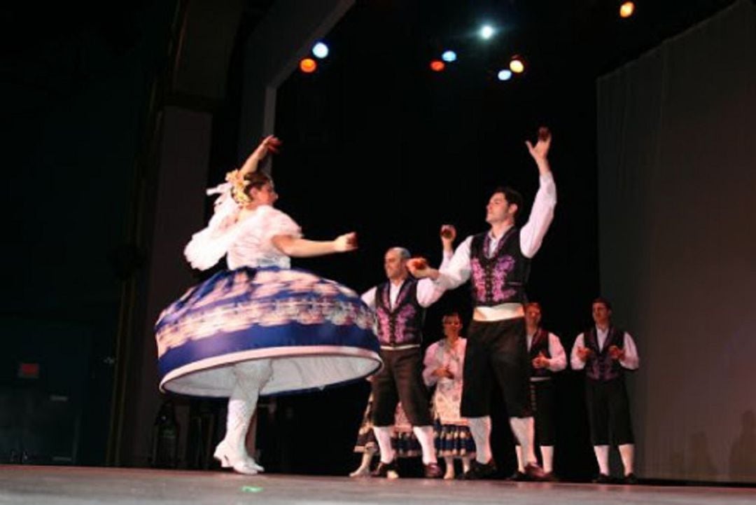 Regresa la música tradicional a la fiesta de Los Mayos de Alhama.