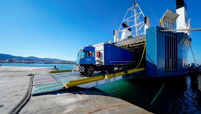 Un barco en el Puerto de Algeciras