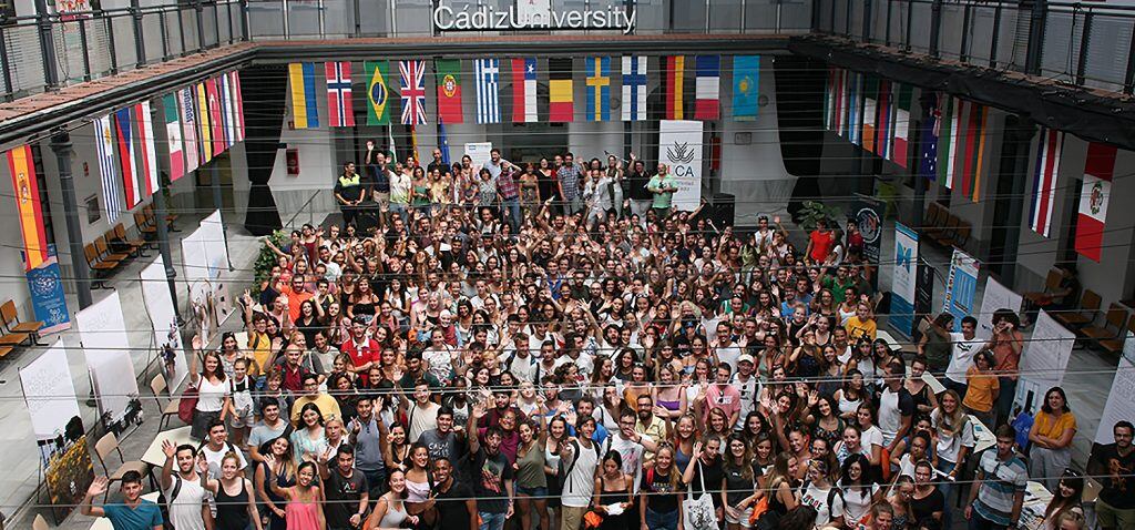 Momento de la recepción a los erasmus en la UCA
