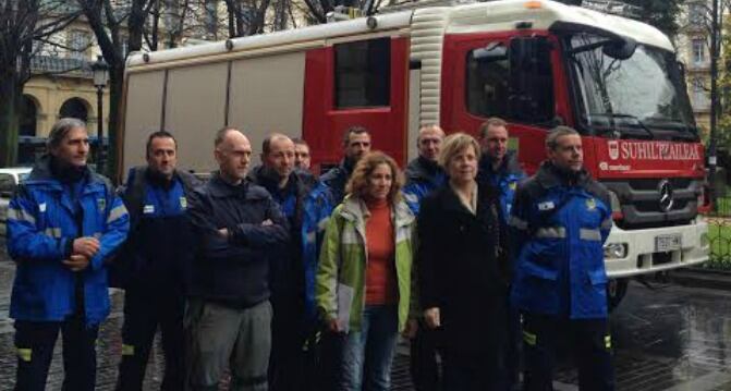 Presentación del nuevo material de Bomberos frente a la Diputación