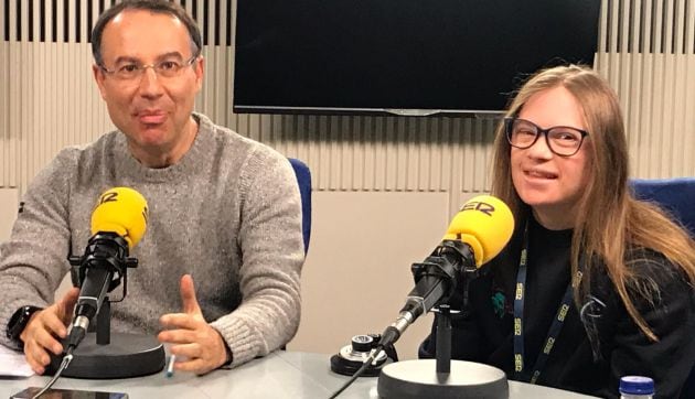 Camino Martínez, junto a Francisco José Delgado, director de SER Deportivos