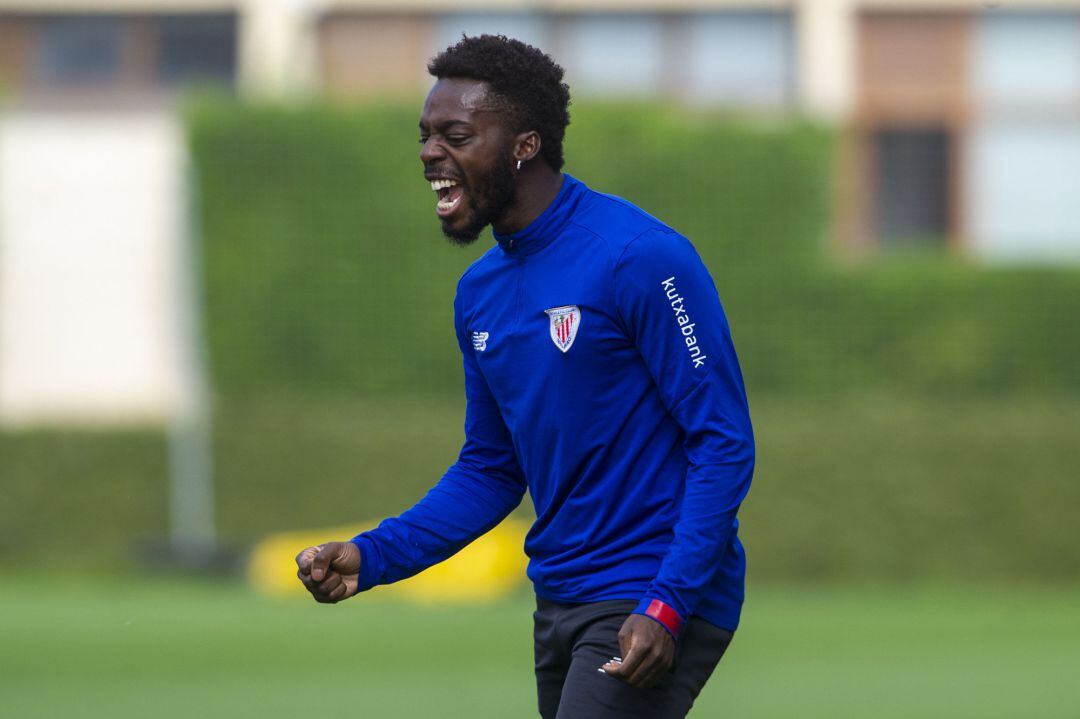 Iñaki Williams, jugador del Athletic Club, celebrando un gol en un entrenamiento