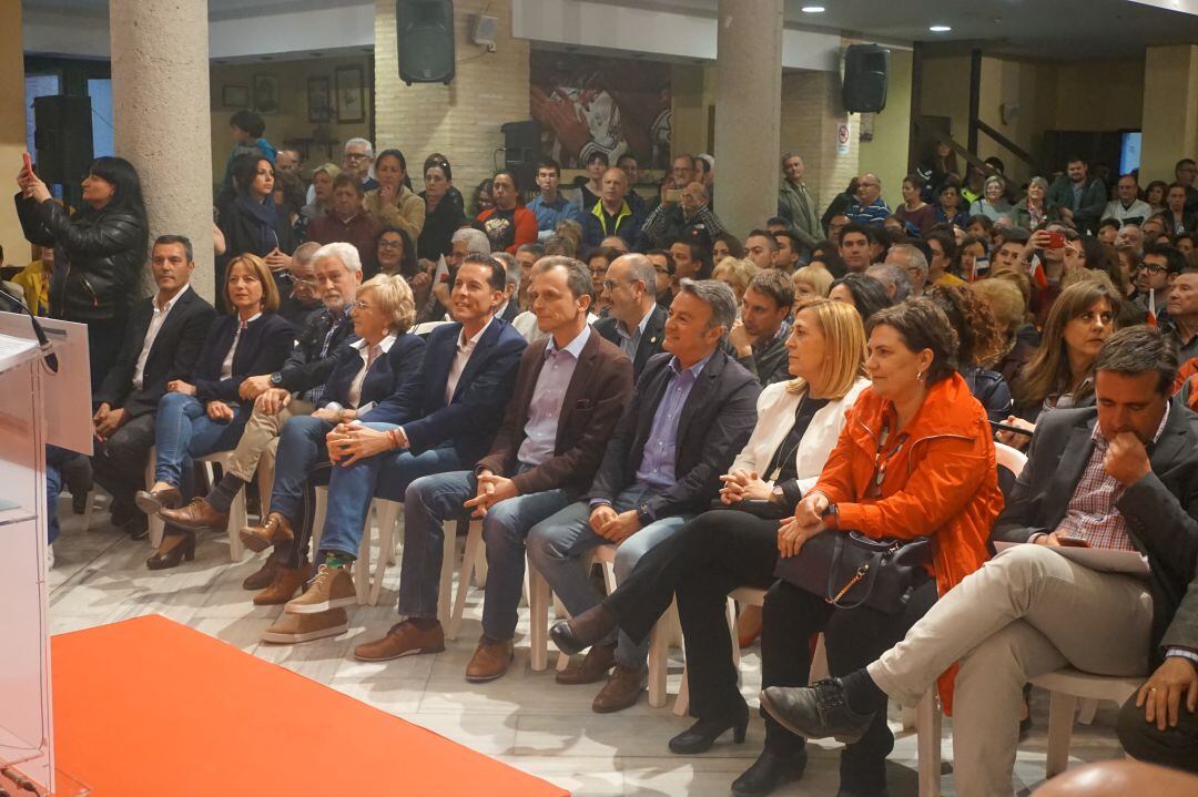 Alfaro junto a Duque, Barceló, Chulvi y representantes socialistas en la provincia