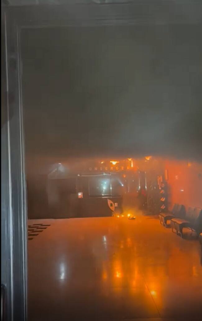 Interior del Centre cultural lauredià en flames