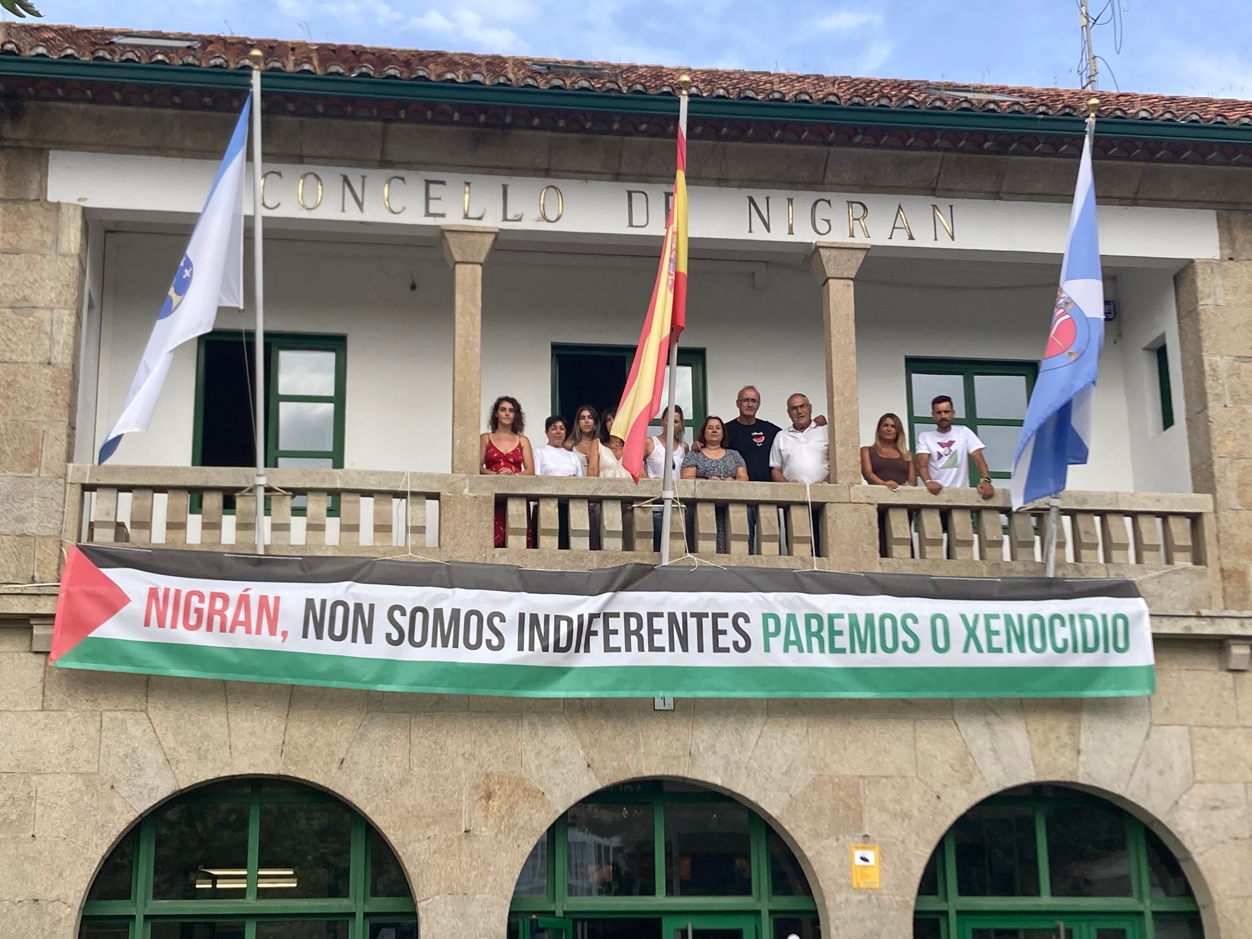 Pancarta en el concello de Nigrán contra el genocidio en Gaza