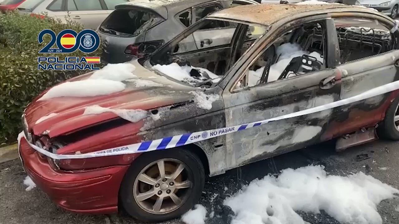 31/01/2024 Sucesos.- Detenido en Móstoles un hombre y dos menores a quienes pidió que le quemaran el coche para cobrar el seguro.

Agentes de la Policía Nacional han detenido al propietario de un vehículo y a dos menores de edad por su presunta implicación en un incendio sucedido esta madrugada en la localidad de Móstoles, ha informado este miércoles la Jefatura Superior de la Policía de Madrid en un comunicado.

ESPAÑA EUROPA MADRID SOCIEDAD
POLICÍA NACIONAL
