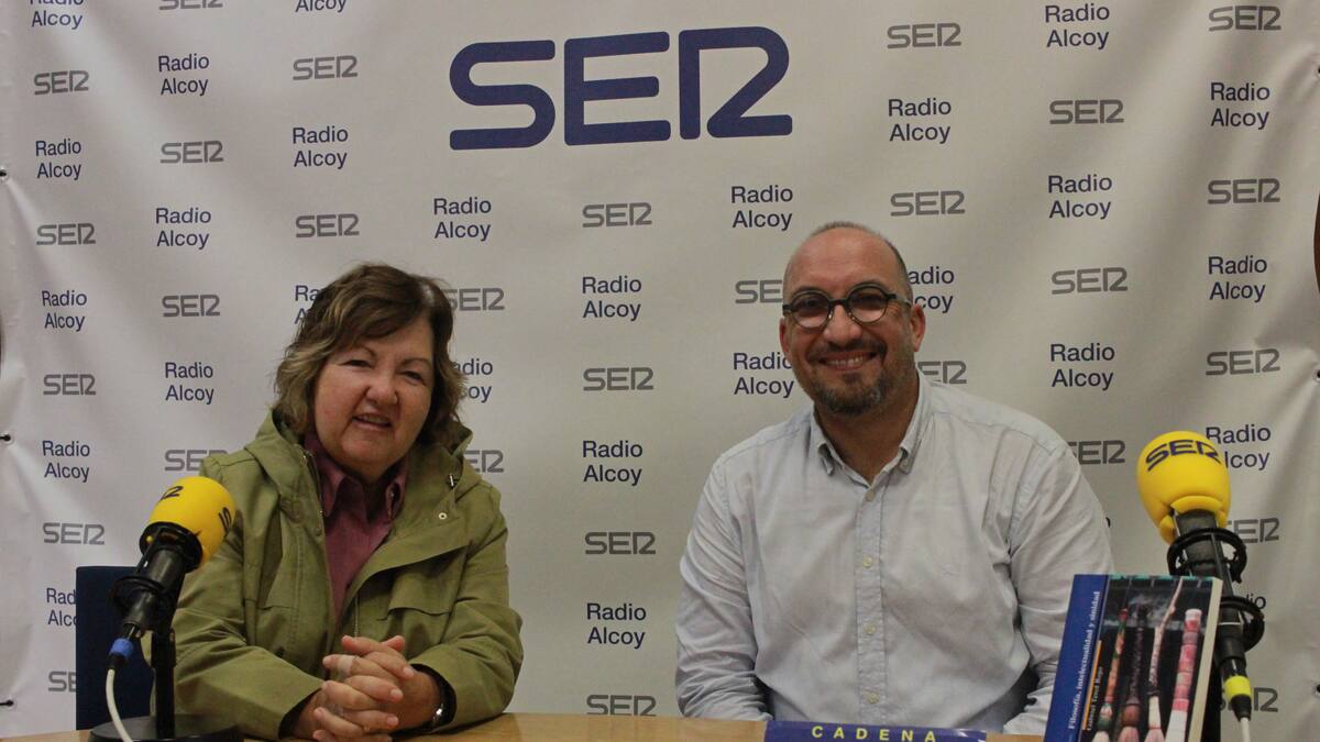 Entrevista a Amélia García, presidenta de la Unesco d'Alcoi, i al professor Gabriel Terol_programación cultural Unesco de novembre