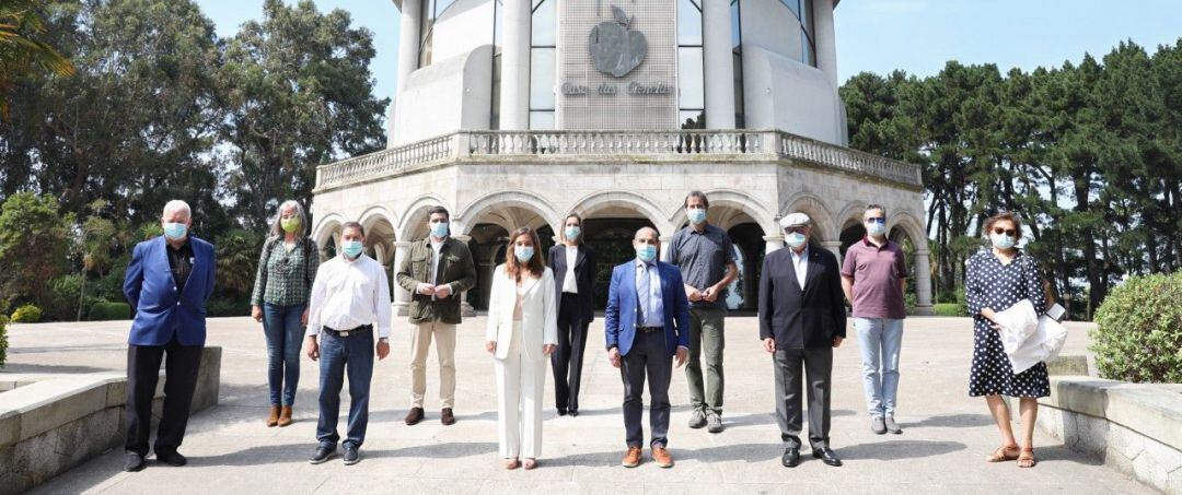 La alcaldesa de A Coruña, Inés Rey, y el concejal de Cultura, Jesús Celemín, asisten a un acto de homenaje a los impulsores de la Casa de las Ciencias