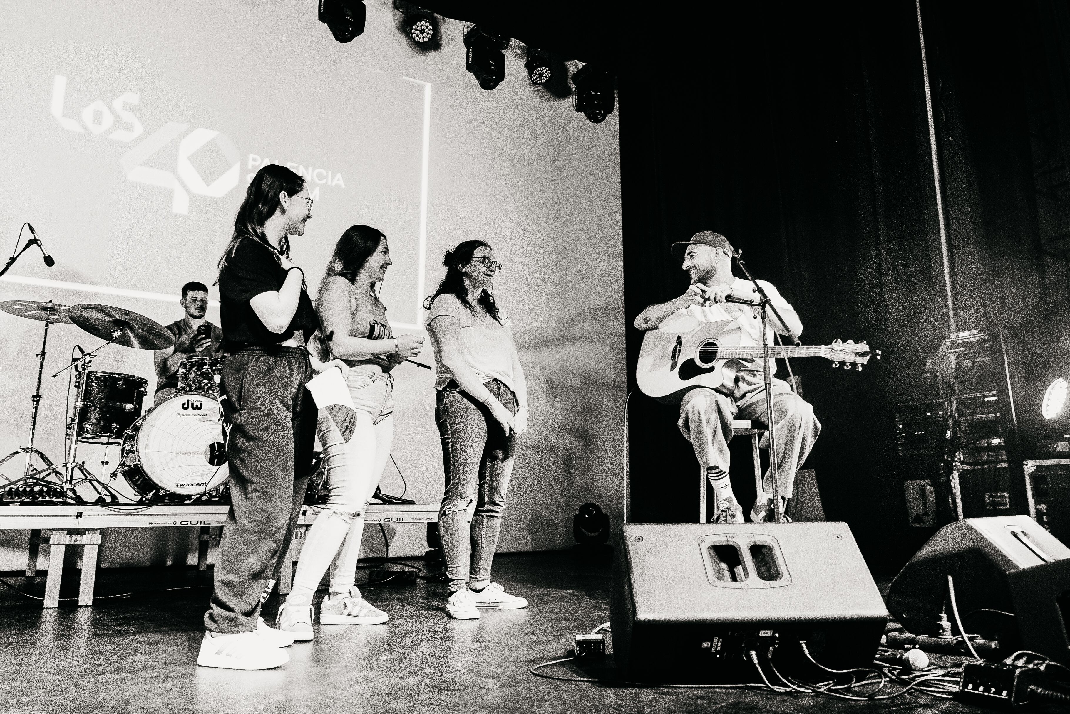 Tres fans de Nil Moliner tuvieron la oportunidad de compartir escenario con él