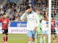 Kenan Kodro se lamenta por una ocasión fallada en el partido ante el Mirandés