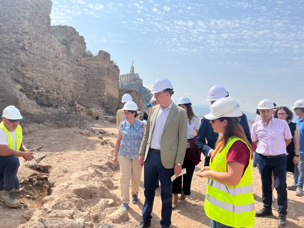 El alcalde de Murcia, José Ballesta, en su visita a Monteagudo