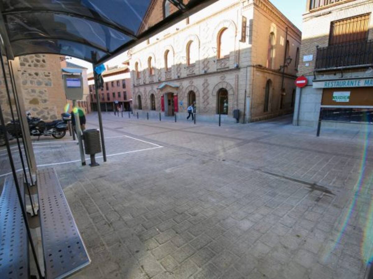 Las cámaras de la calle Reyes Católicos, en Toledo, comienzan a multar