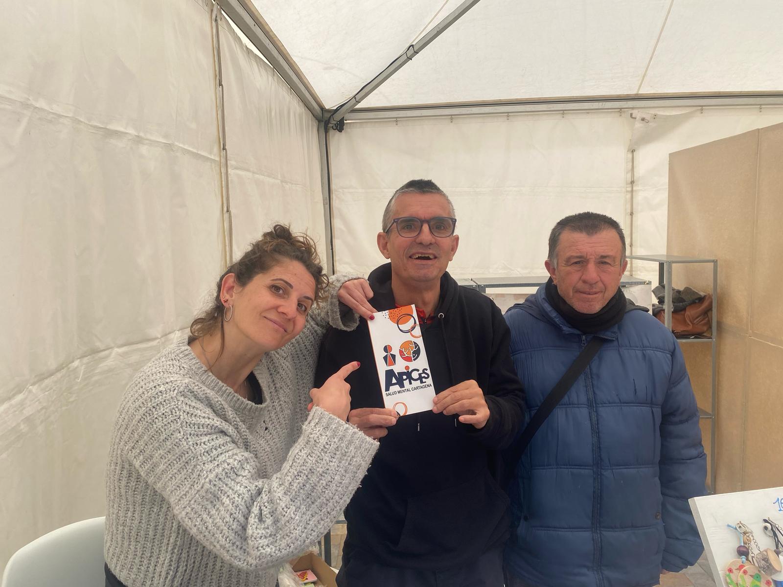 Miembros de APICES presentes en la Feria Inclusiones