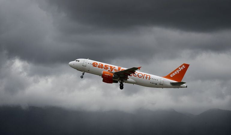 El avión no pudo volar por problemas técnicos.