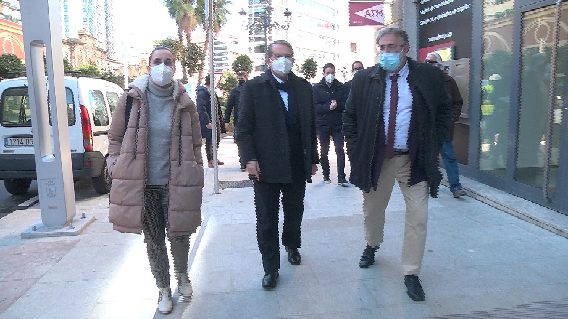 Abel Caballero paseando por Vigo