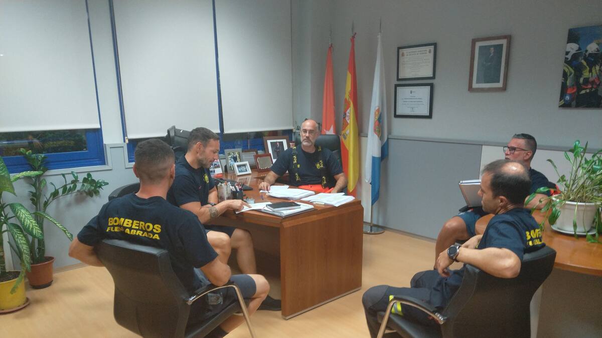 Víctor Manuel Fernández de la Cotera, jefe de bomberos de Fuenlabrada, repasa la activación del nivel rojo por la DANA