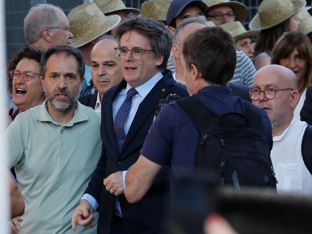 "Muchos catalanes le acogerían en su casa": un experto en comunicación política señala la fortaleza de Puigdemont