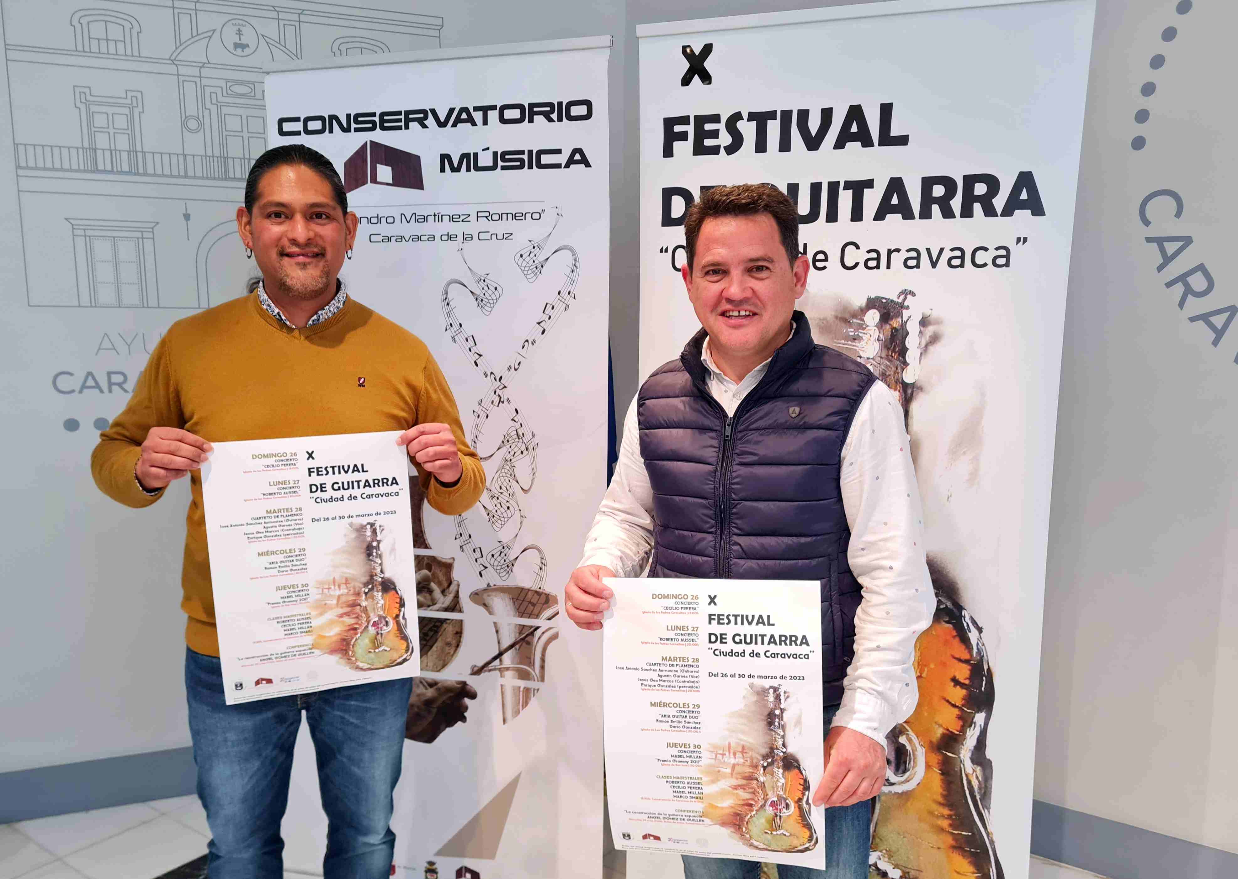 El concejal de Educacuón, Pepe Tudela, junto al coordinador del Festival, Erick Tinoco