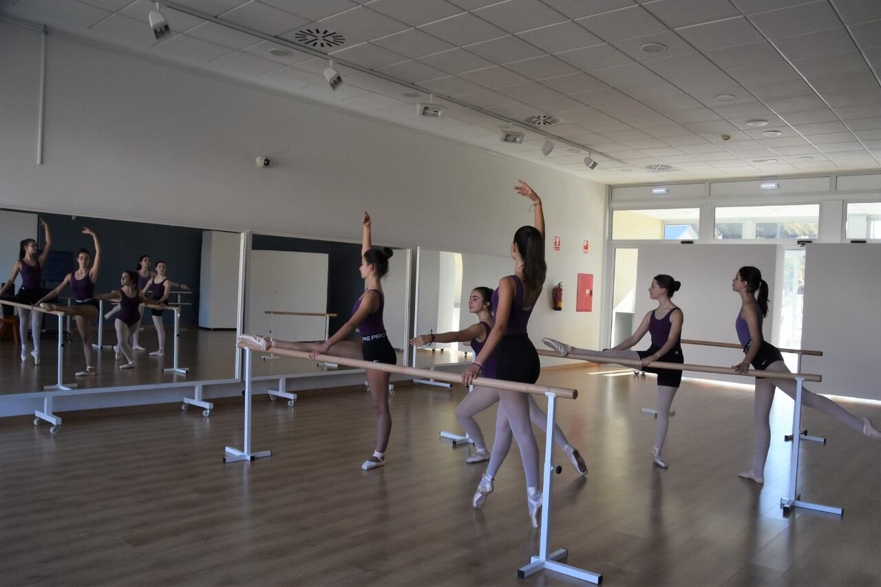 Alumnas de ballet de la Escuela Municipal de Música y Danza de Barbastro