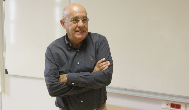 Ruiz avança que diverses comunitats autònomes han demanat desfer-se d'algunes competències de salut