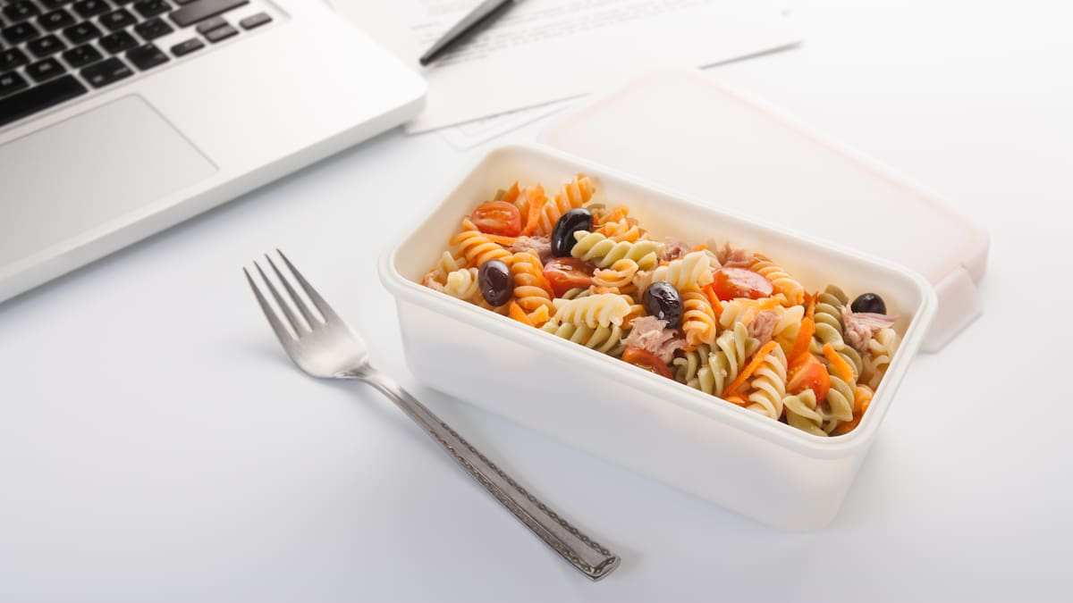 Comer bien fuera de casa es posible: un menú semanal, rico y fácil para llevar al trabajo