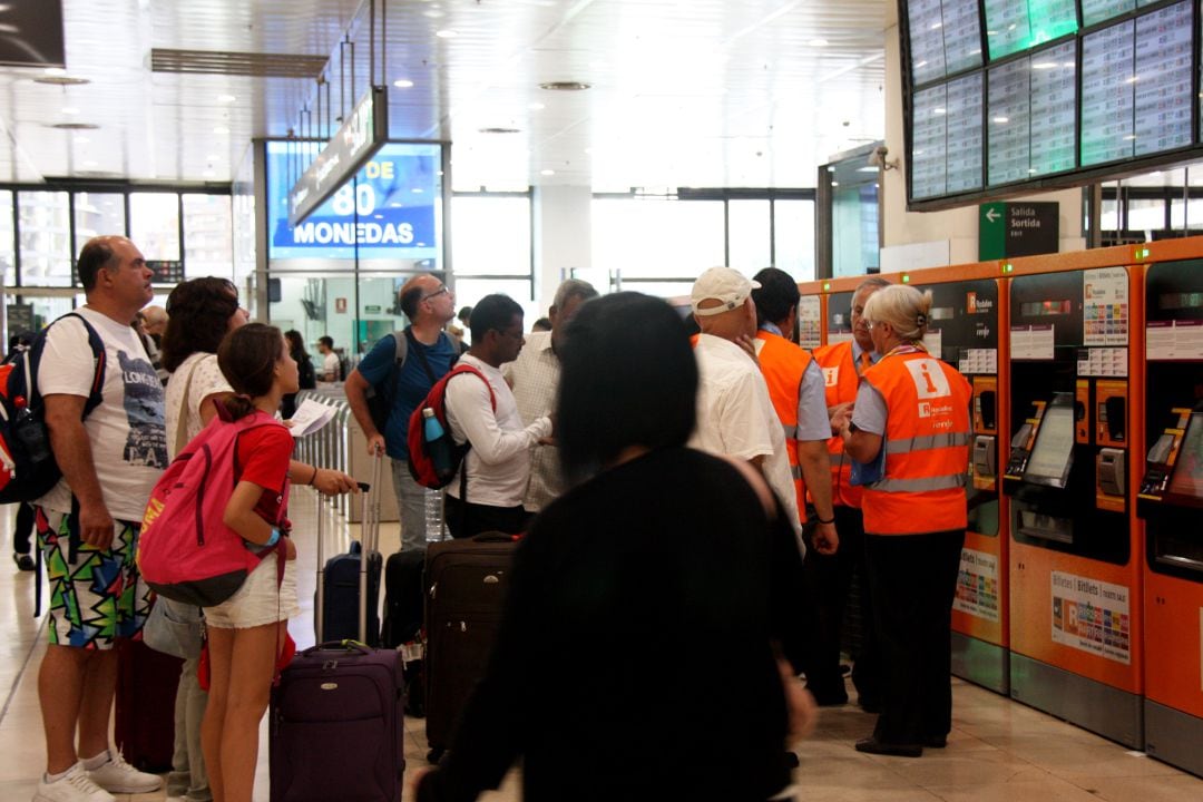Imatge del vestíbul de l'estació de Sants de Barcelona, aquest matí