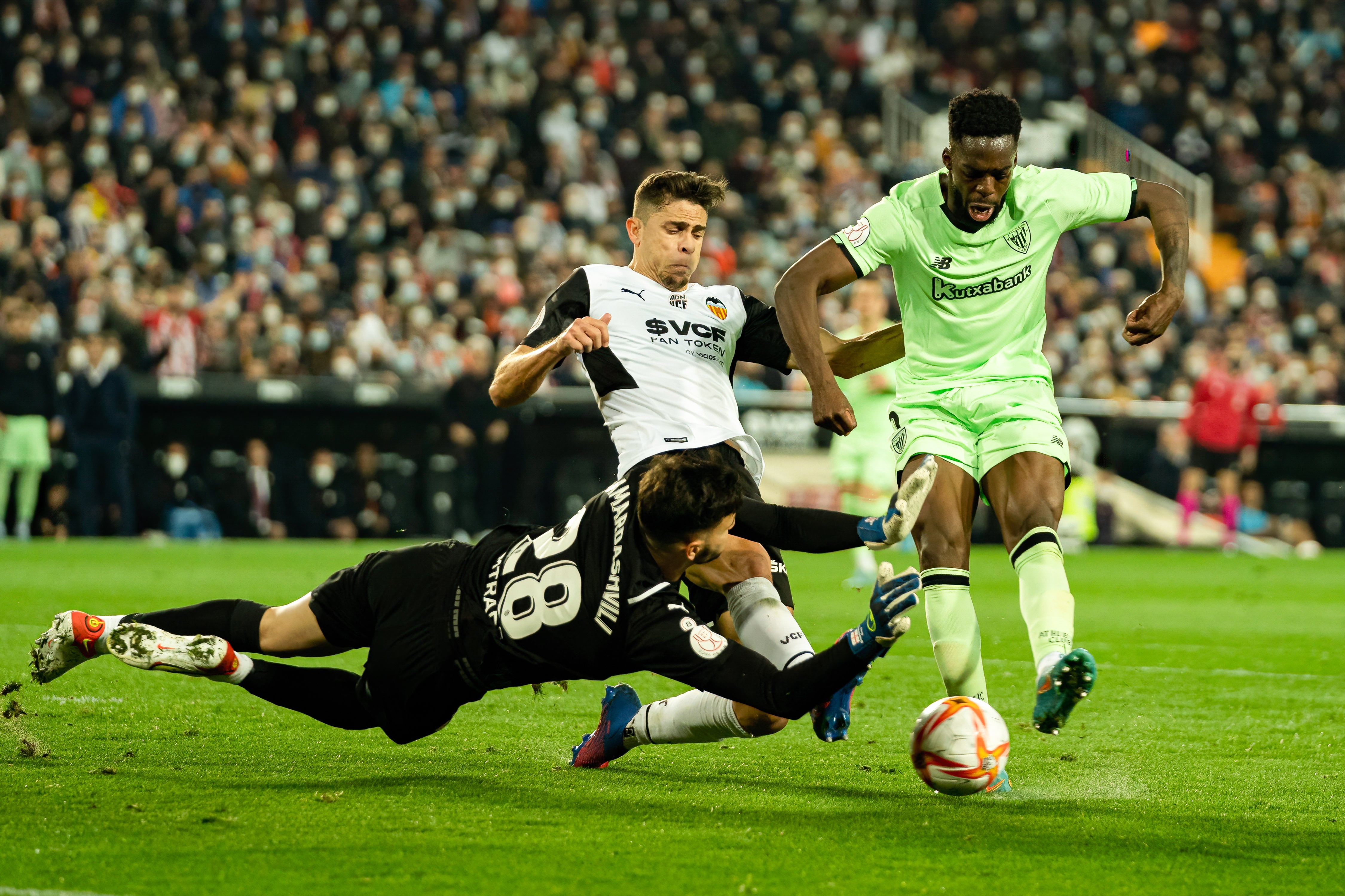 Mamardashvili e Iñaki Williams, durante la semifinal de la pasada edición de la Copa del Rey