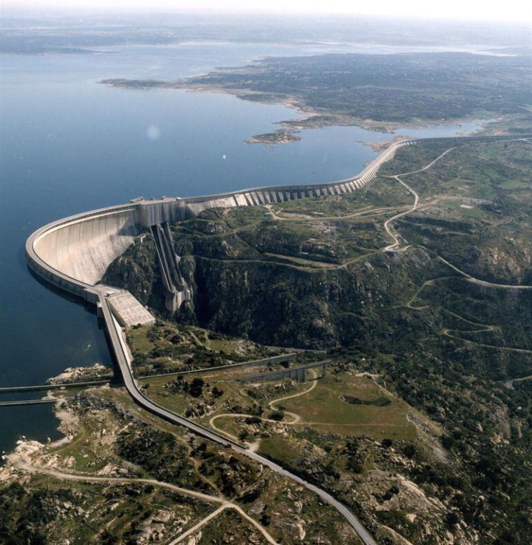 Presa de La Almendra