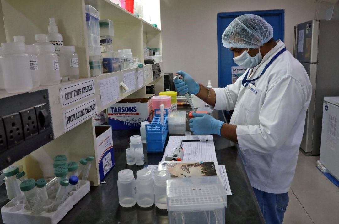 Un laboratorio en la India. 