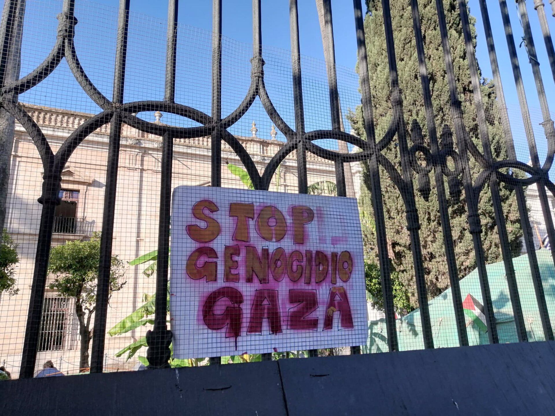 Los estudiantes piden el fin de la guerra contra Gaza