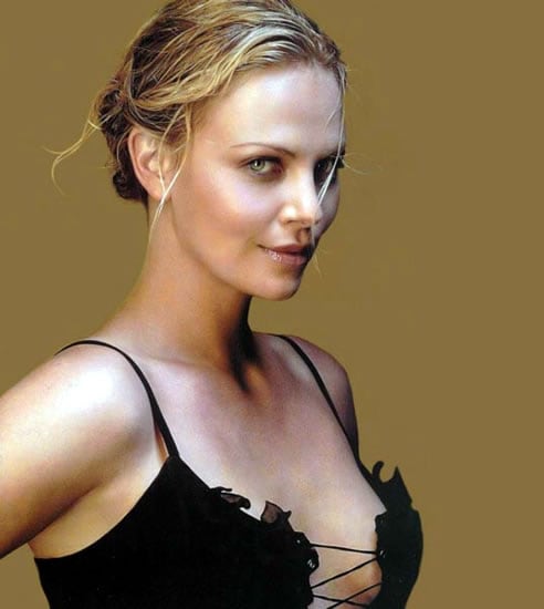 Charlize Theron, considerada la &quot;mujer viva más sexy&quot; por la revista estadounidense Esquire