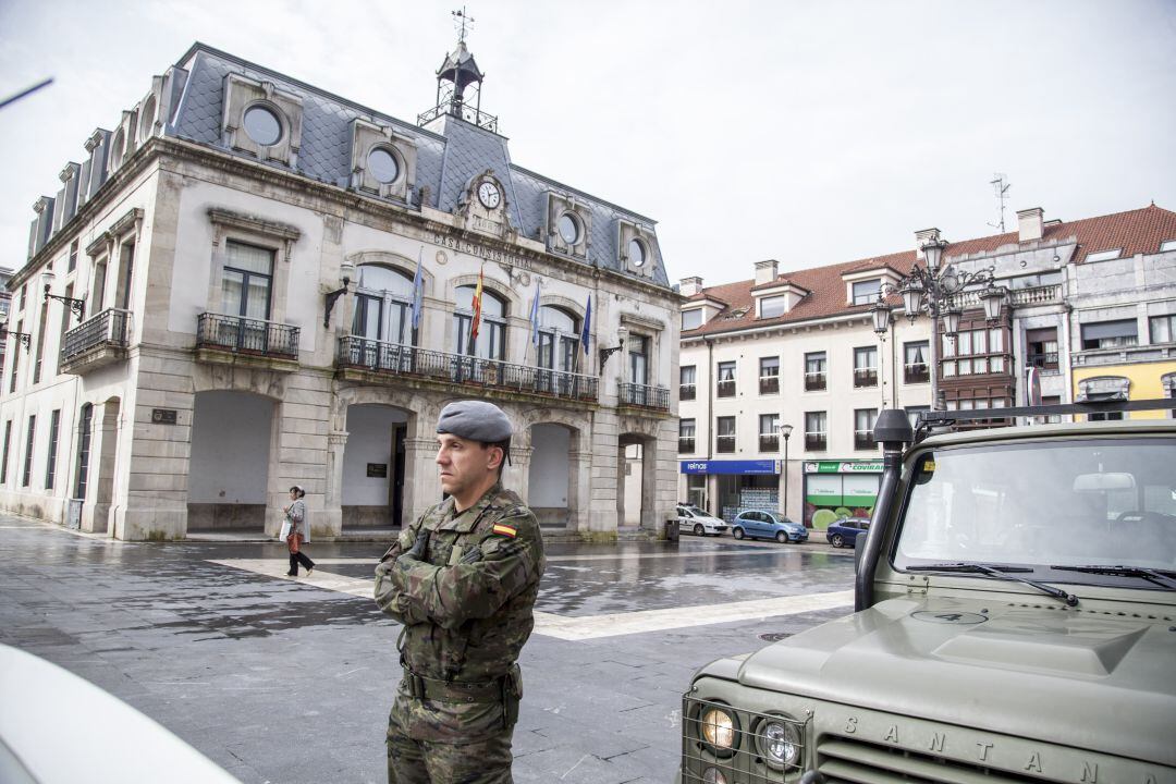 El Ejército en Siero durante los controles de marzo de 2020. 