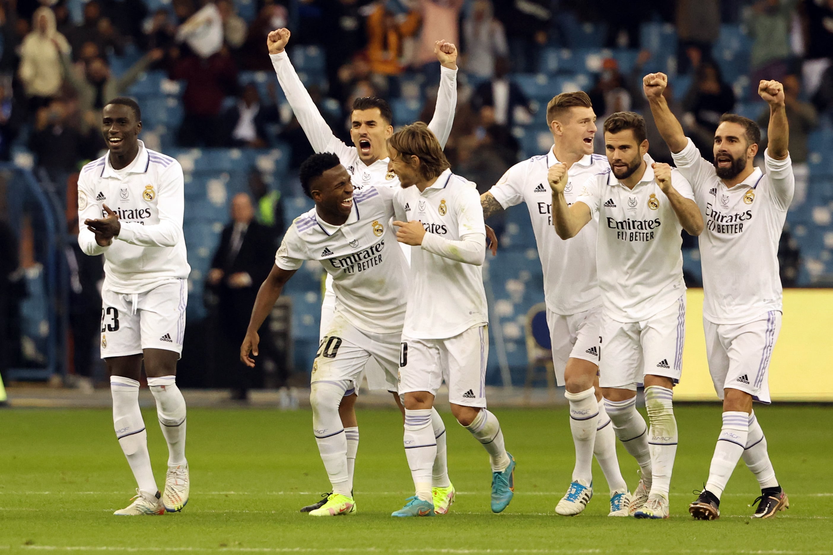 Los jugadores del Madrid celebran la victoria en la tanda de penaltis.