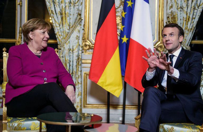 Merkel y Macron aplazan su plan para reformar la eurozona