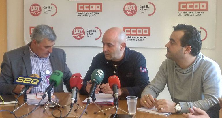 Javier Sánchez (UGT), Luis Sáez (CCOO) y Jorge González (UGT) 