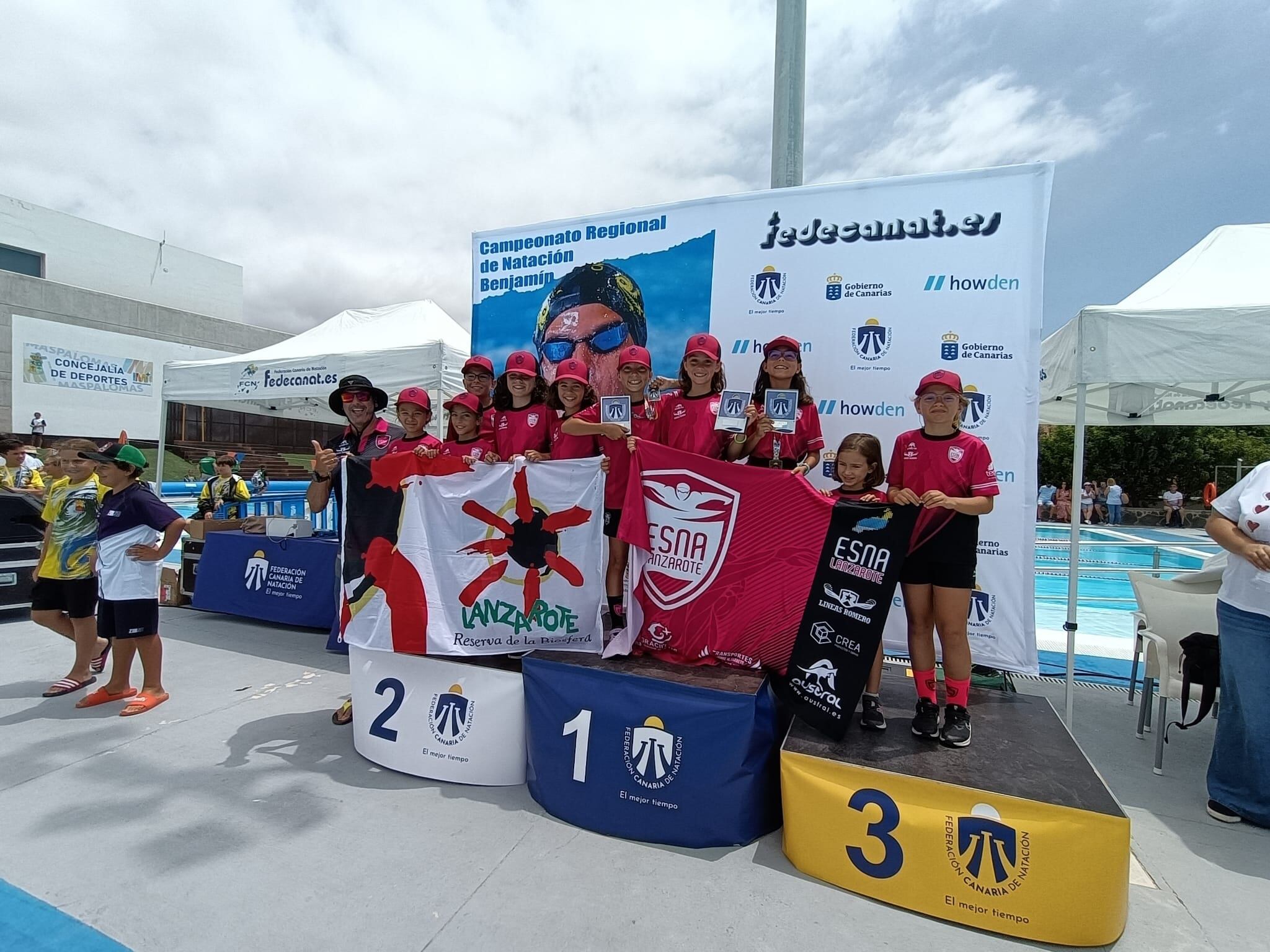 El ESNA Lanzarote en el podio en Zaragoza.