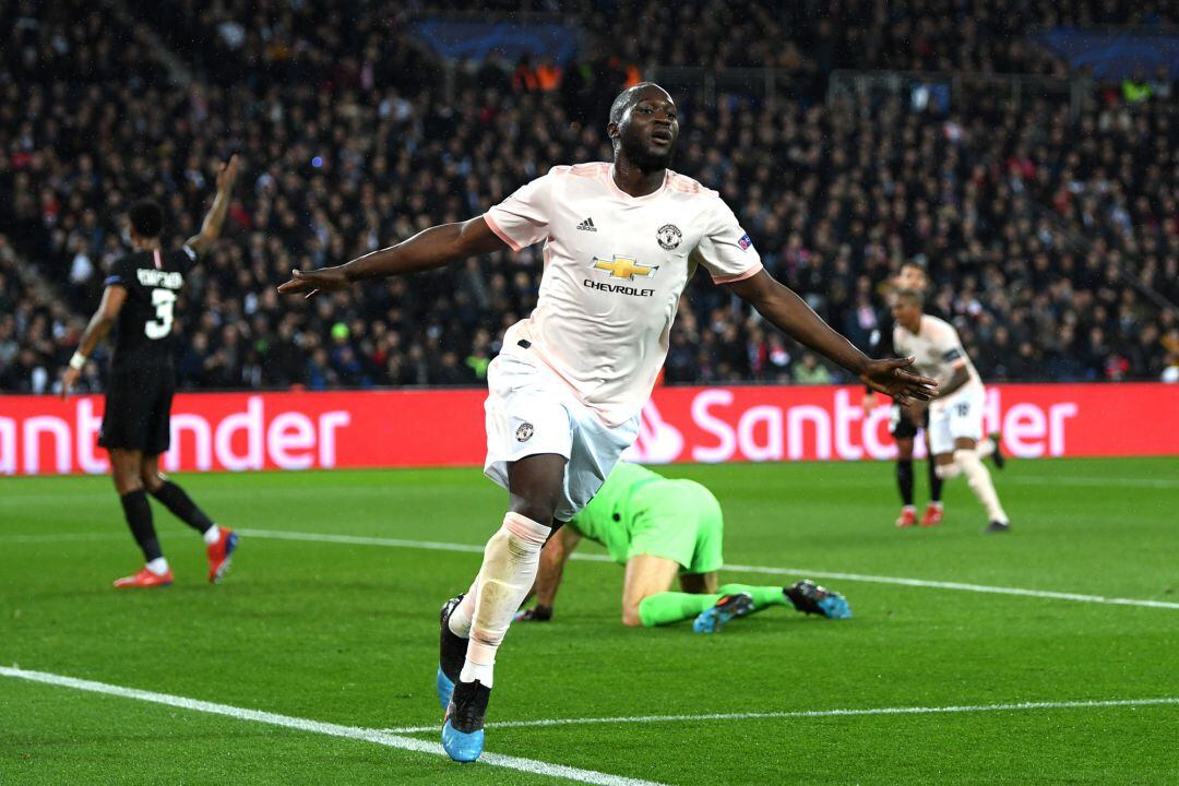 Romelu Lukaku celebra el segundo gol en el Parque de los Príncipes