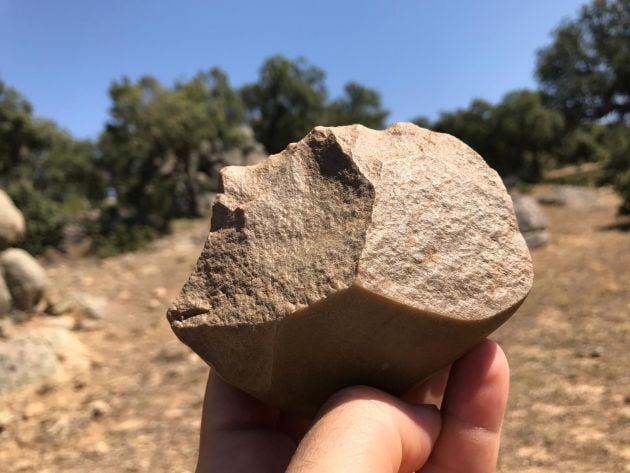 Elemento lítico localizado en las prospecciones realizadas en la Sierra de Ávila