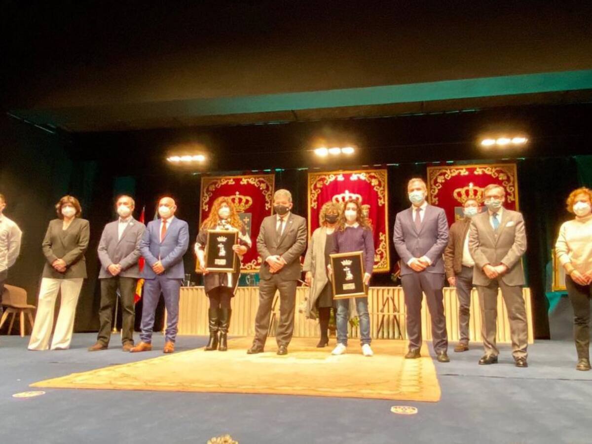 Los premios Ciudad de Pontevedra galardonan a los trabajadores sanitarios y a la futbolista Paula Dapena