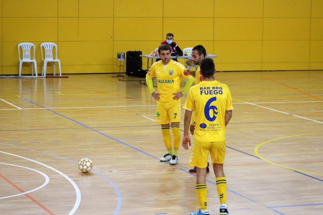 Juanjo sacando un golpe franco.